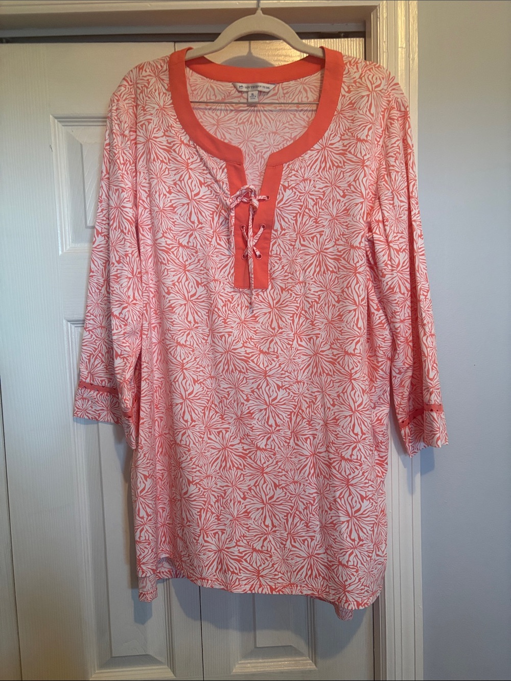 Southern Tide Coral and White Floral-Print Tunic. NWOT